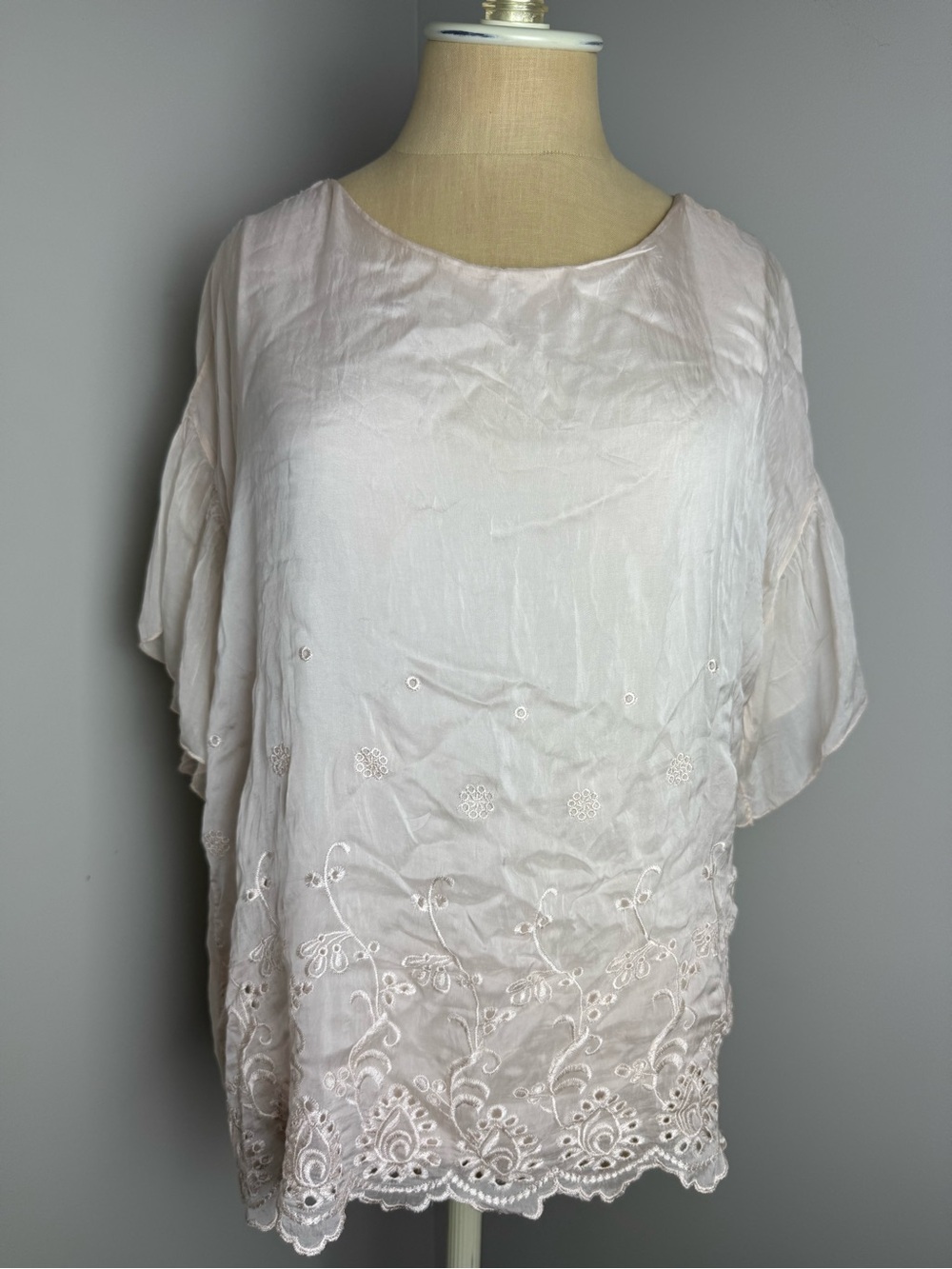 Women's Light Pink Embroidered Scoop-Neck Blouse